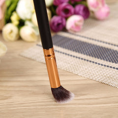 Best Highlighter Makeup Brush